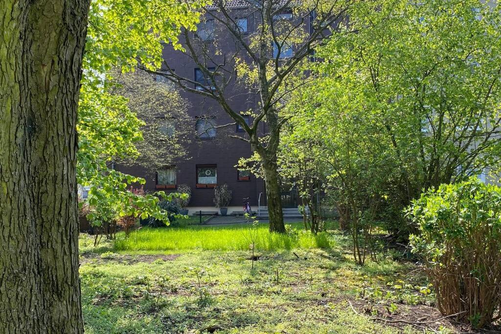 Gemuetliche Wohnung Zwischen Gruen Und Duisburg Hbf Exterior foto